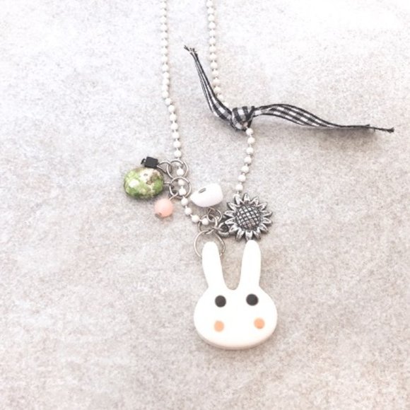 LIKE NEW Korean Butterfly Earrings and Rabbit Necklace Bow - Picture 3 of 4